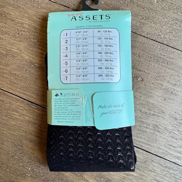 SPANX Assets Womens Size 3 Shaping Tights Textured Black Wishbone 155-180lbs NEW - Picture 5 of 8